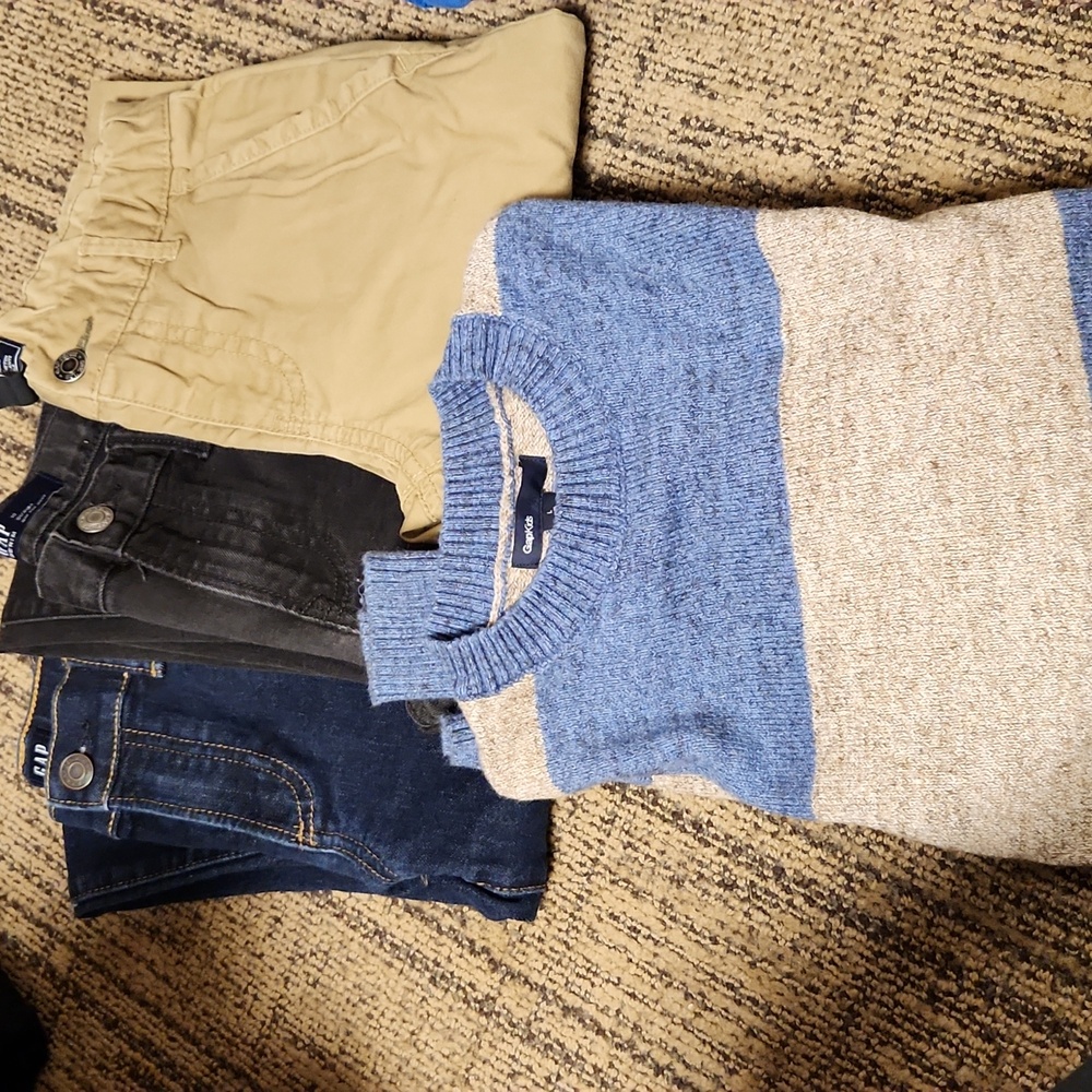 Size 10 gapkids bundle, 1 blue denim, 1 black denim and 1 khaki pant